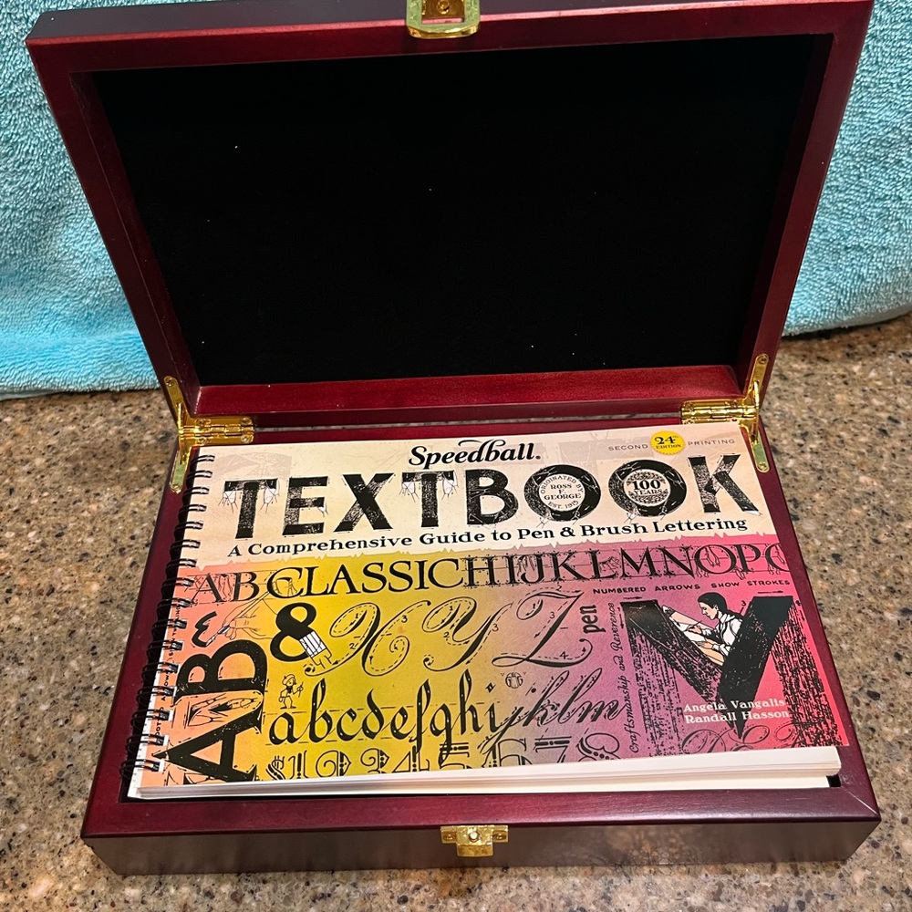 Speedball Calligraphy Collector's Box - 17pcs - Holders, Nibs, Inks, Textbook